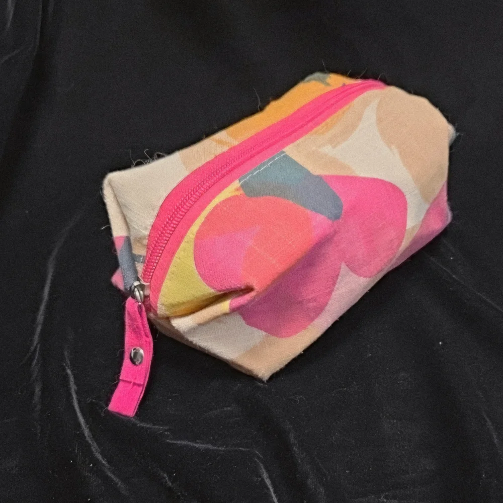 Colorful Women's Cosmetic Bag‎ with Pink Accents, NWOT